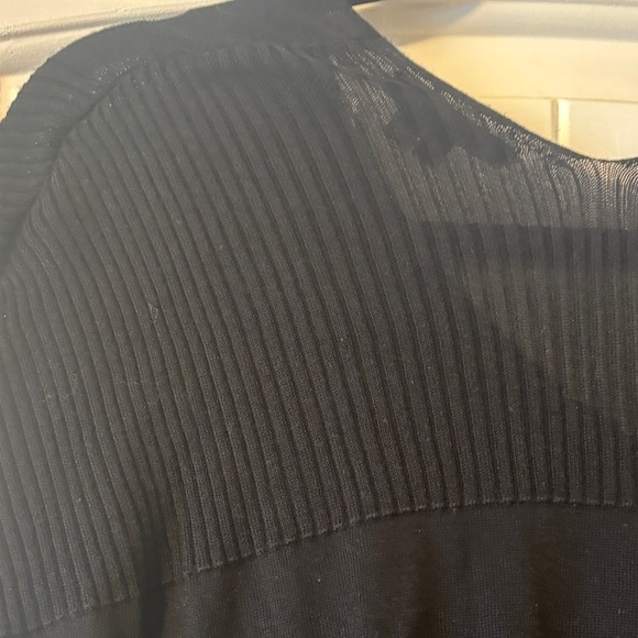 Vince Classic Black V-Neck Blouse - Picture 7 of 7